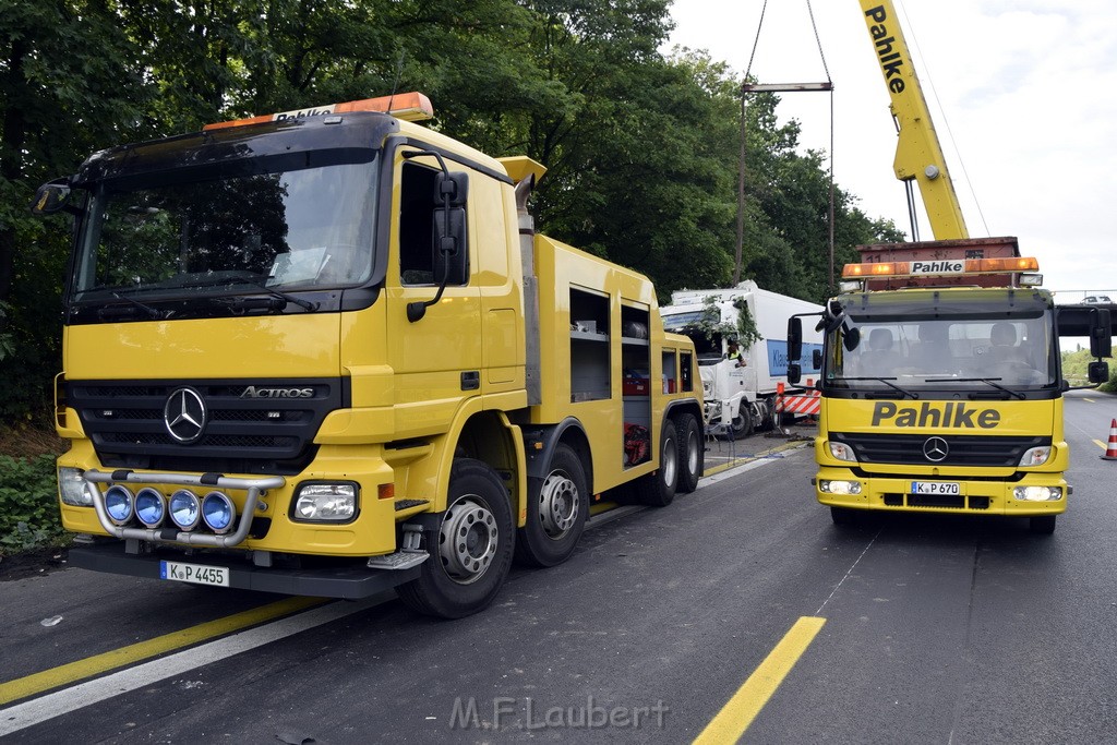 Schwerer VU A 3 Rich Oberhausen Hoehe AK Leverkusen P660.JPG - Miklos Laubert